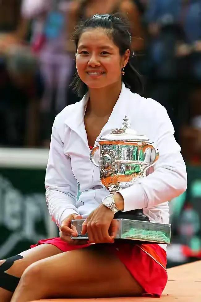 谁能阻挡？李娜再度创下羽毛球历史新纪录的简单介绍