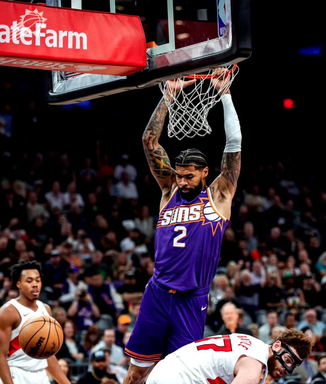 猛龙绝杀时刻，冲击季后赛点燃赛场，鹈鹕迎来胜利！