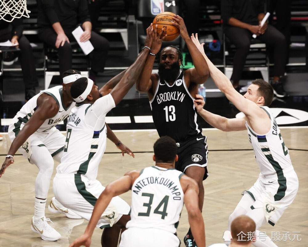  本菲卡决赛鏖战北京国安，德约科维奇砍下13记关键球，全场沸腾